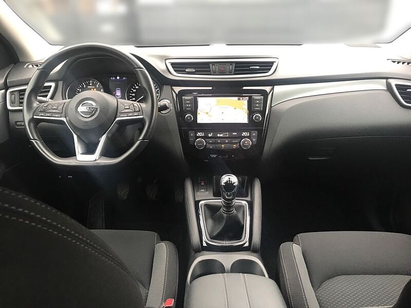 Nissan Qashqai 1.3 DIG-T N-CONNECTA LED Winter Design